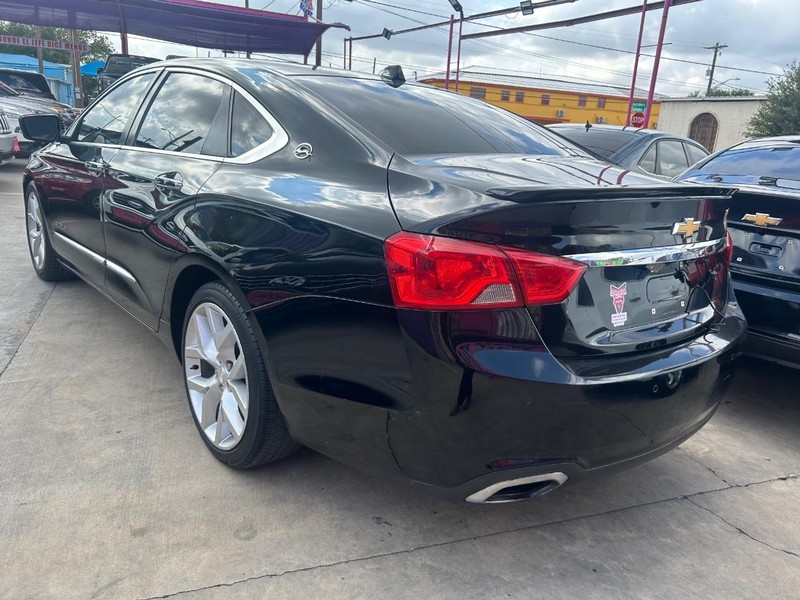 Chevrolet Impala Vehicle Full-screen Gallery Image 3