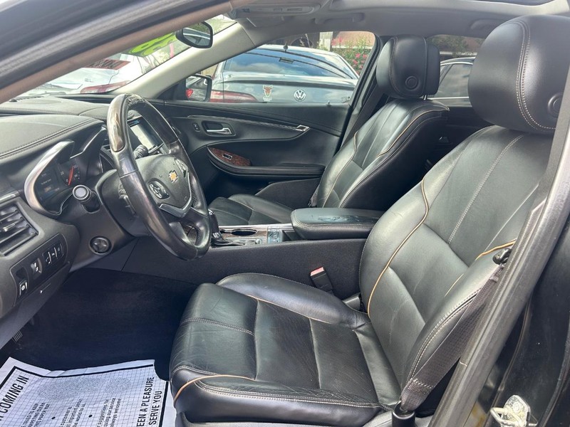 Chevrolet Impala Vehicle Full-screen Gallery Image 4