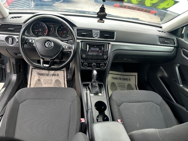 Nissan Altima Vehicle Full-screen Gallery Image 8