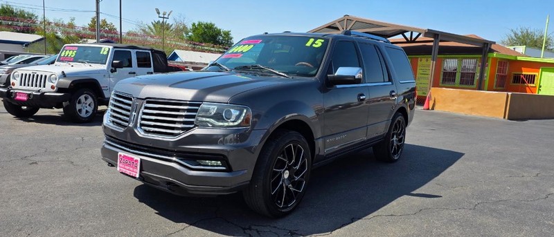 Lincoln Navigator Vehicle Full-screen Gallery Image 2
