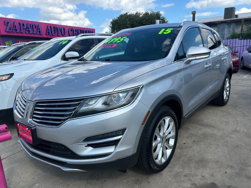 Lincoln MKC Vehicle Full-screen Gallery Image 2