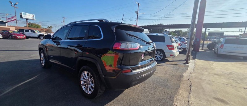 Jeep Cherokee Vehicle Full-screen Gallery Image 4