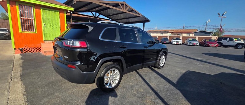 Jeep Cherokee Vehicle Full-screen Gallery Image 5