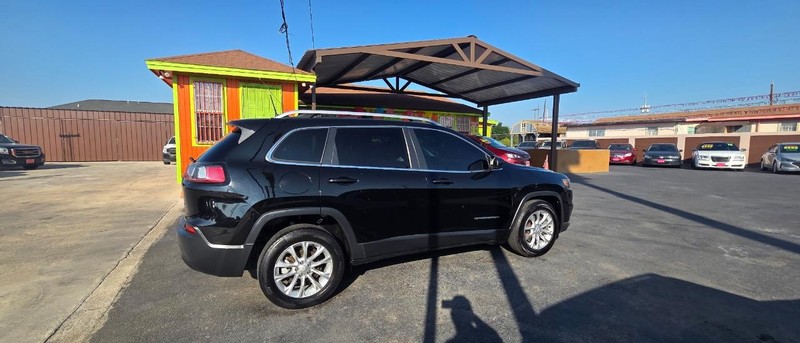 Jeep Cherokee Vehicle Full-screen Gallery Image 6