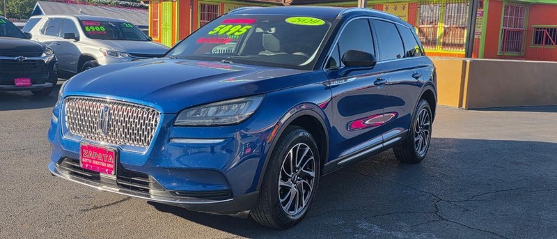 Lincoln Corsair Vehicle Full-screen Gallery Image 3