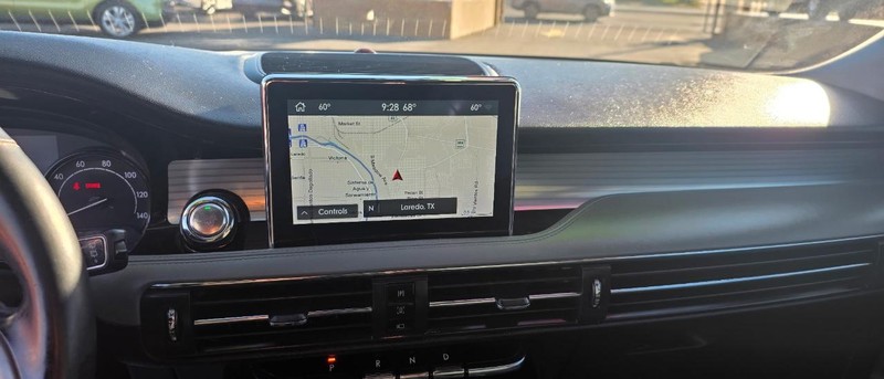 Lincoln Corsair Vehicle Full-screen Gallery Image 10