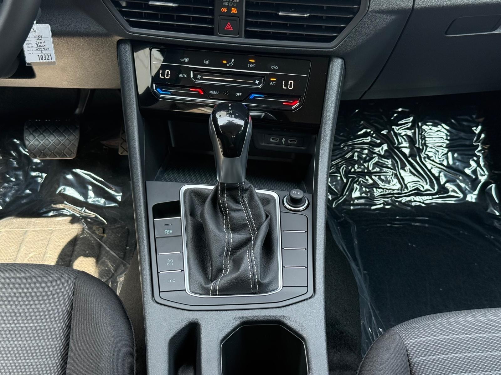 Volkswagen Jetta Vehicle Image 08