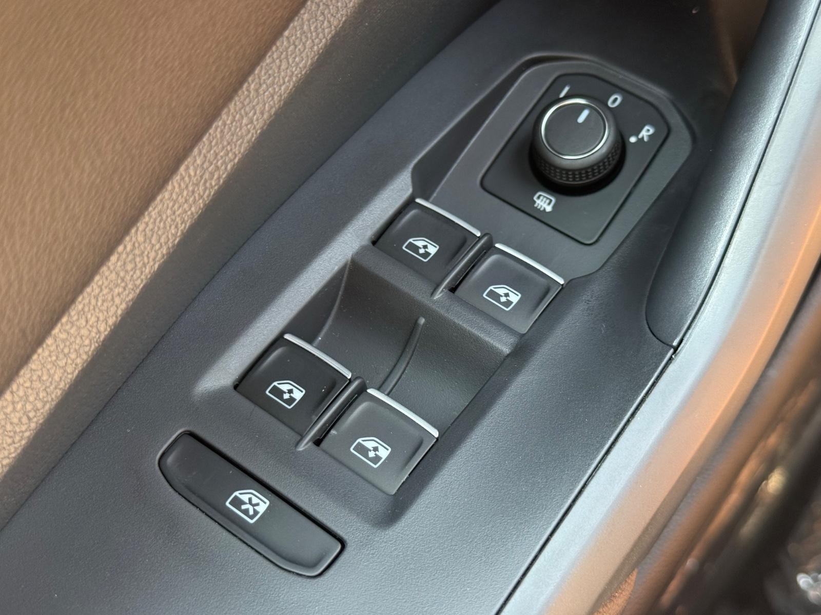 Volkswagen Jetta Vehicle Image 14