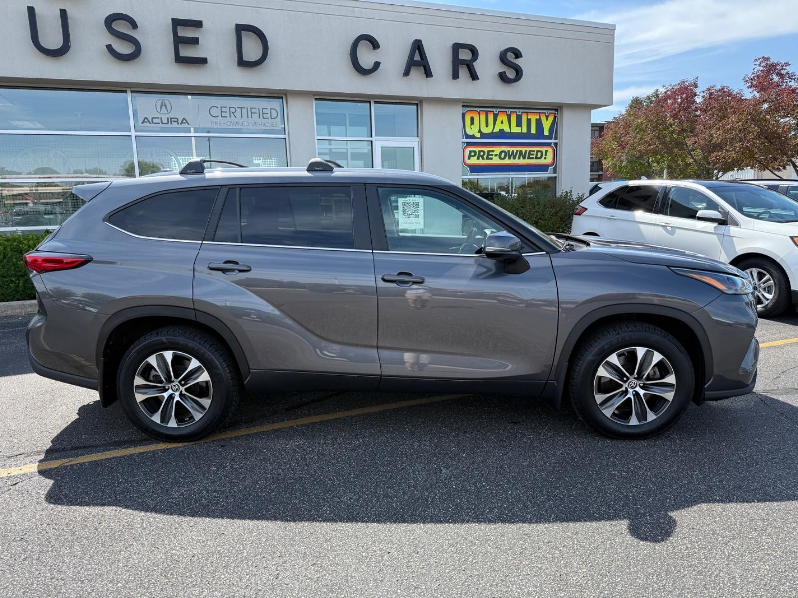 Toyota Highlander Vehicle Image 02