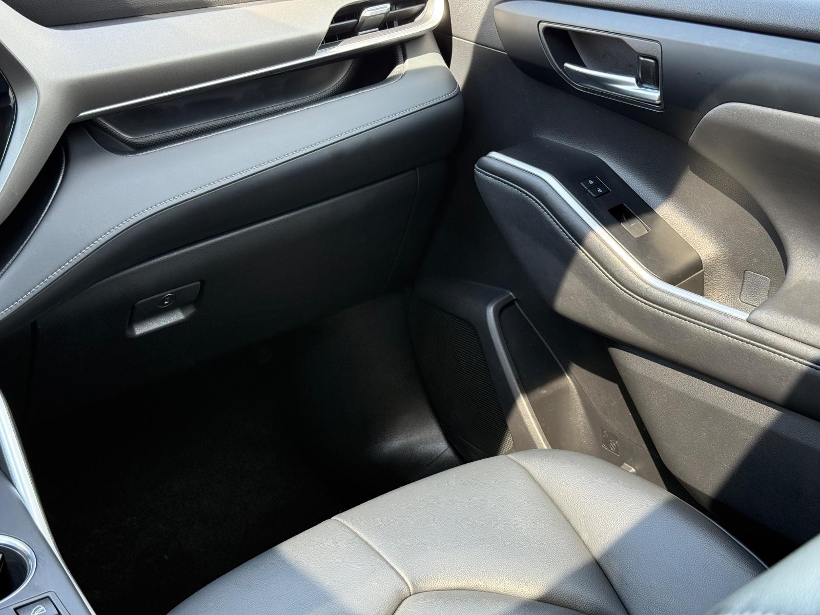 Toyota Highlander Vehicle Image 15