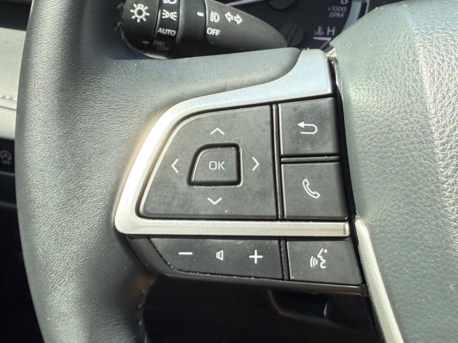 Toyota Highlander Vehicle Image 16