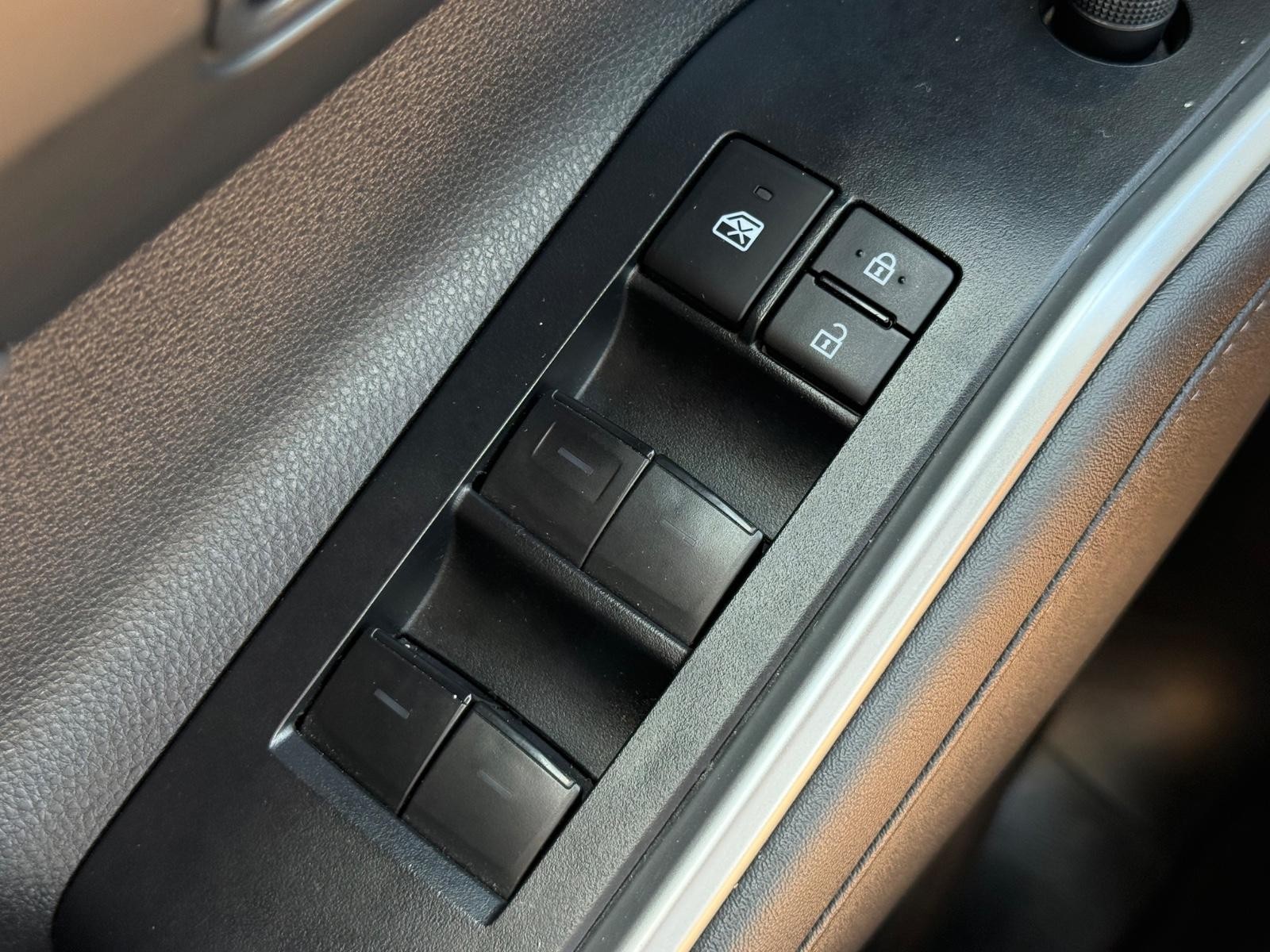 Toyota Highlander Vehicle Image 21