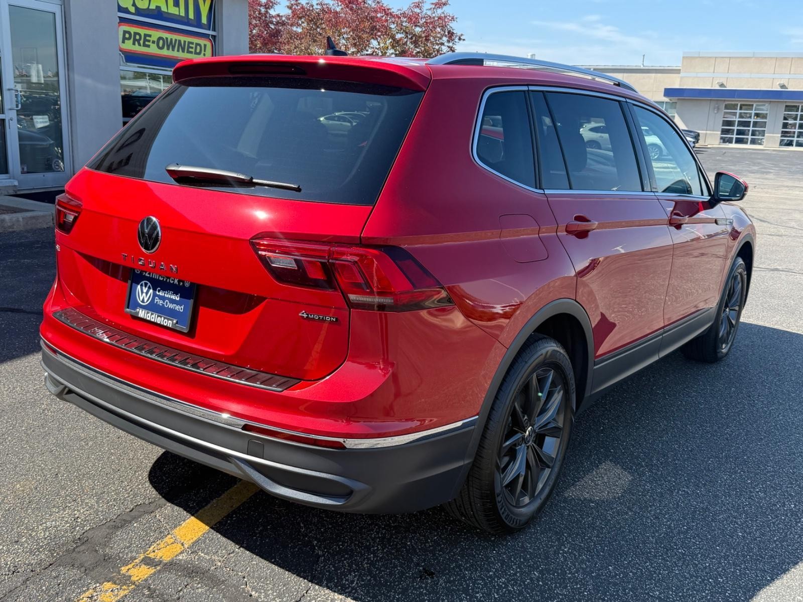 Volkswagen Tiguan Vehicle Image 03