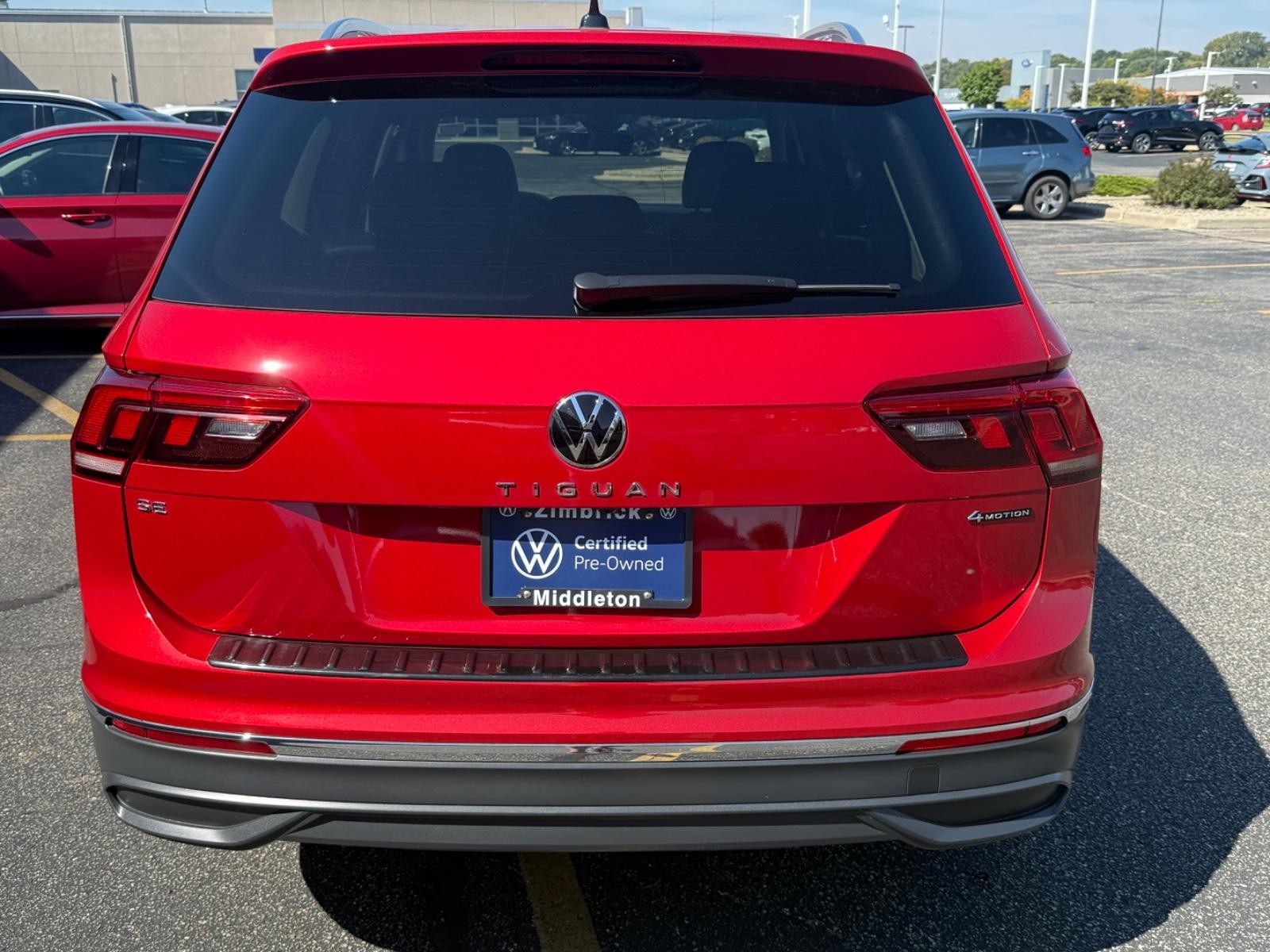 Volkswagen Tiguan Vehicle Image 04