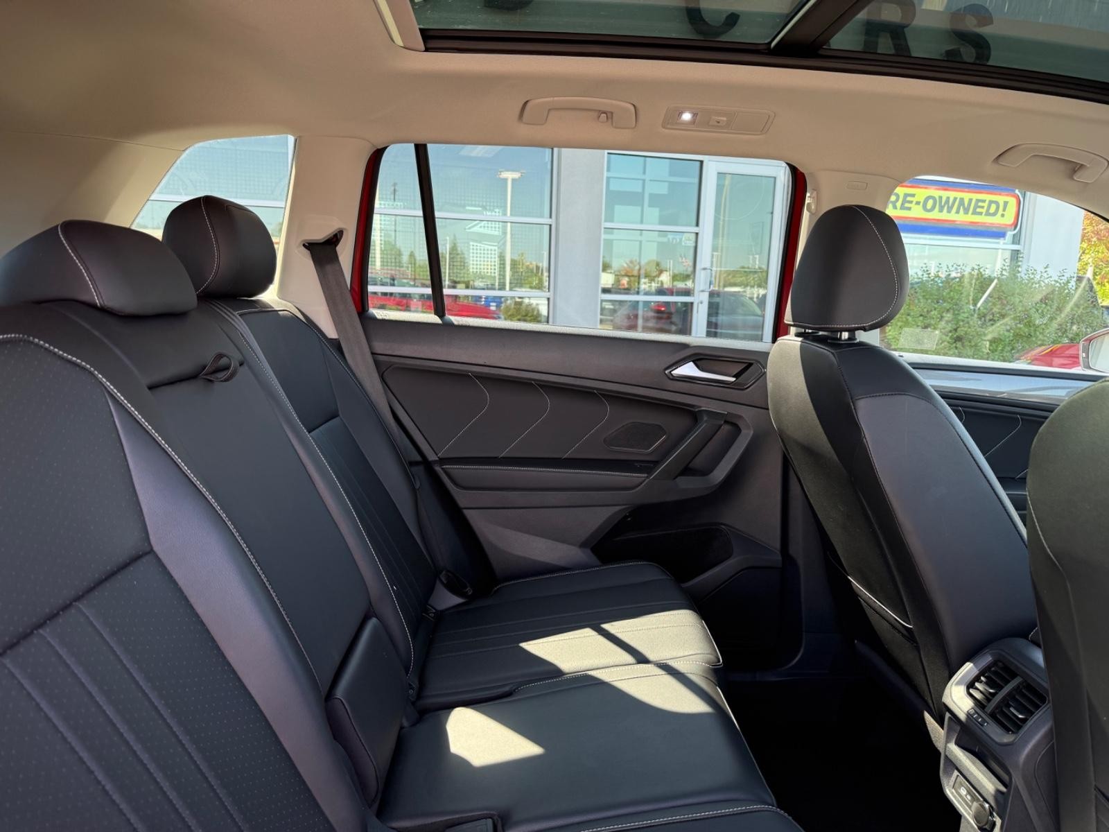 Volkswagen Tiguan Vehicle Image 10