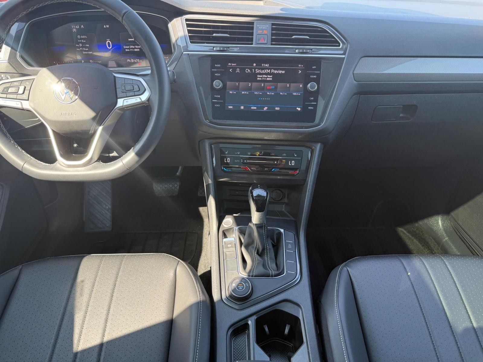 Volkswagen Tiguan Vehicle Image 11