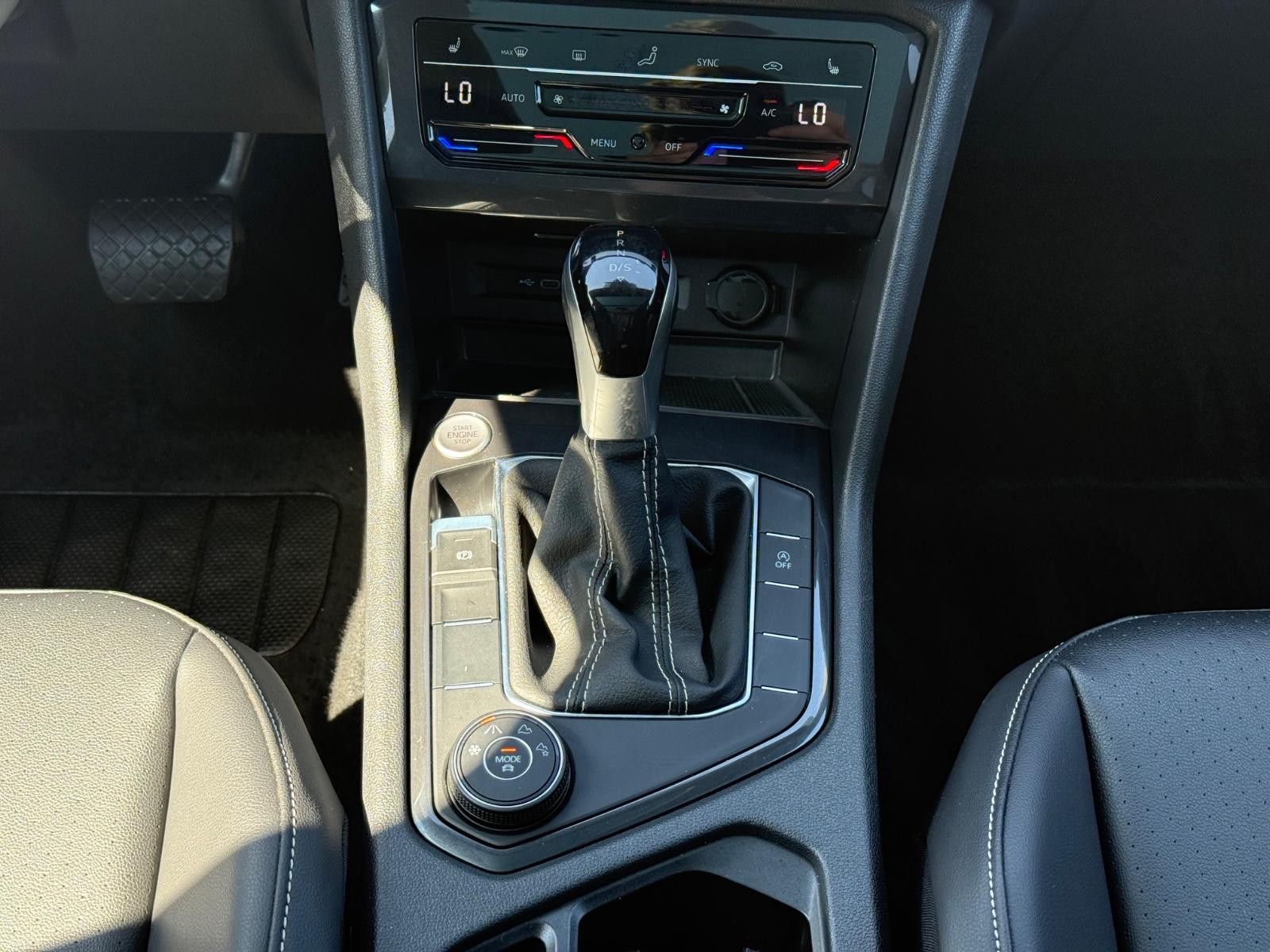 Volkswagen Tiguan Vehicle Image 13