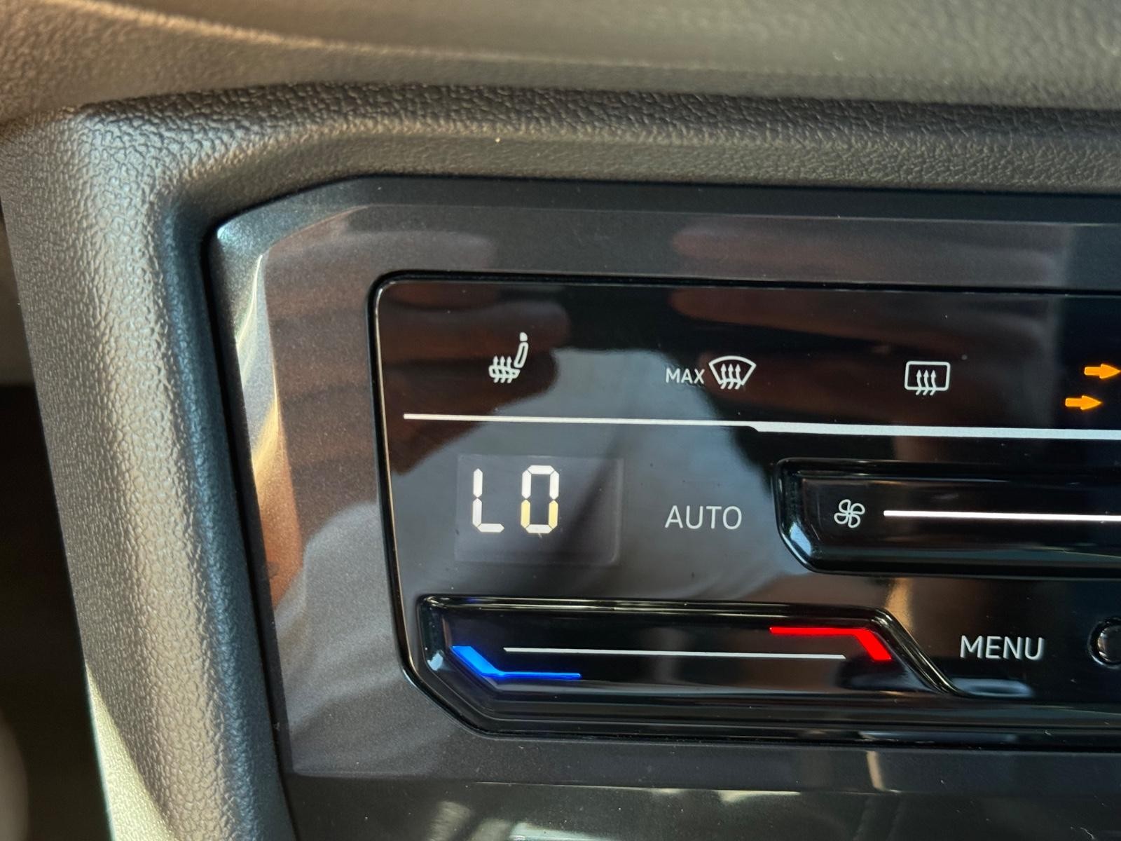 Volkswagen Tiguan Vehicle Image 19