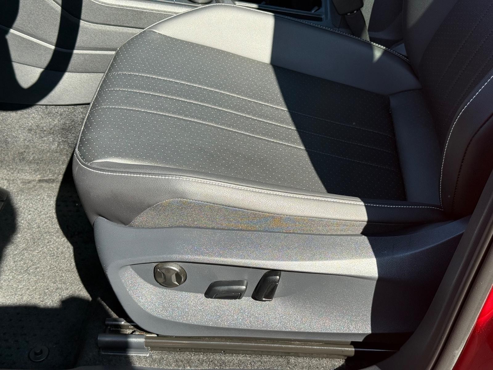 Volkswagen Tiguan Vehicle Image 21