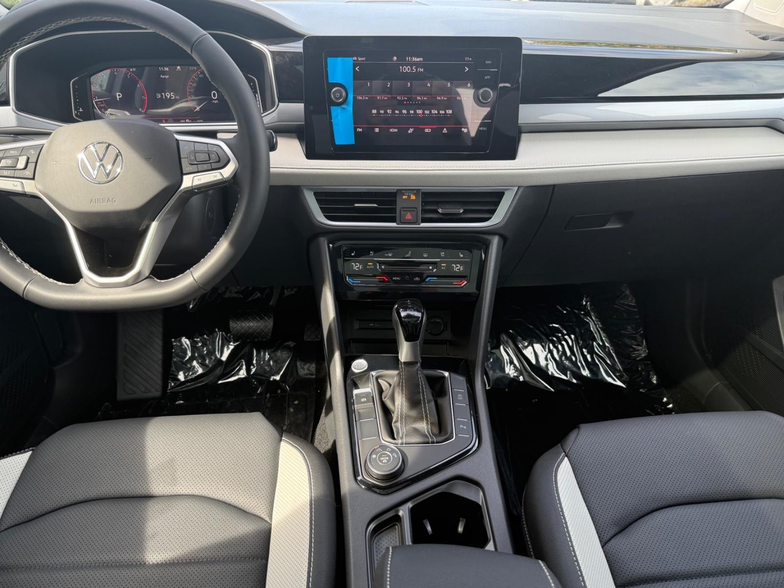 Volkswagen Taos Vehicle Image 06