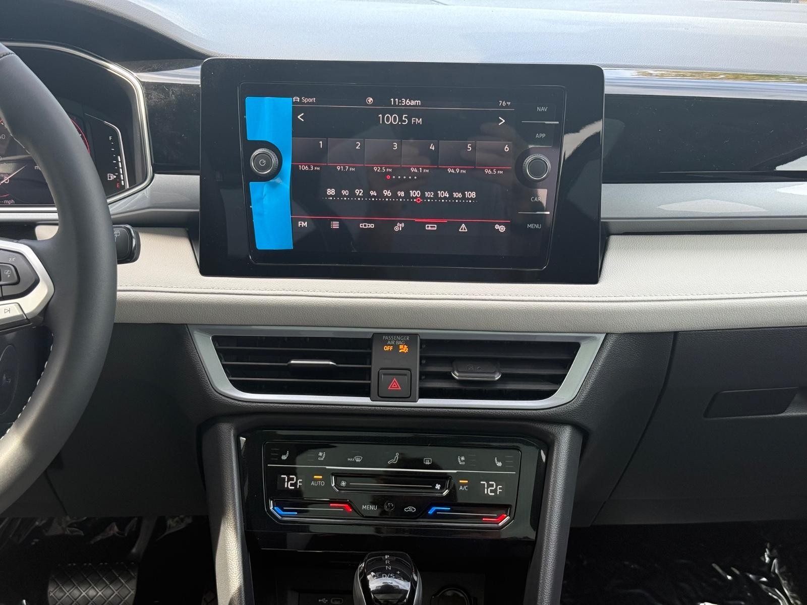 Volkswagen Taos Vehicle Image 07