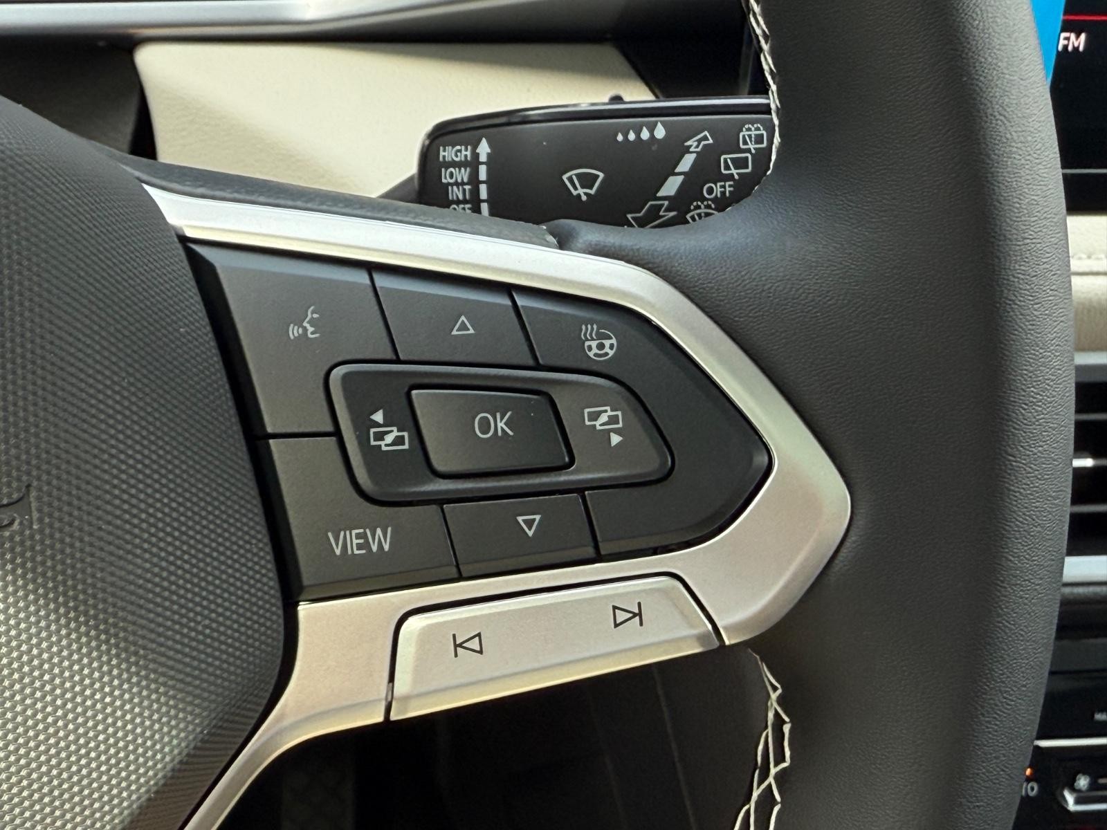 Volkswagen Taos Vehicle Image 12