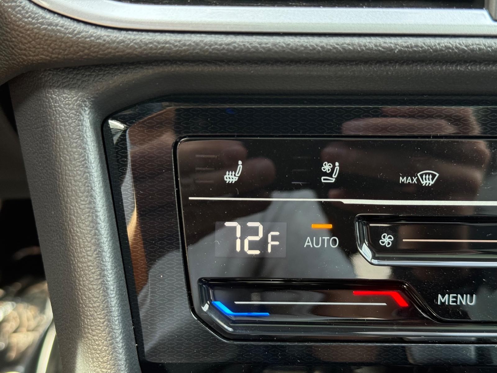 Volkswagen Taos Vehicle Image 14