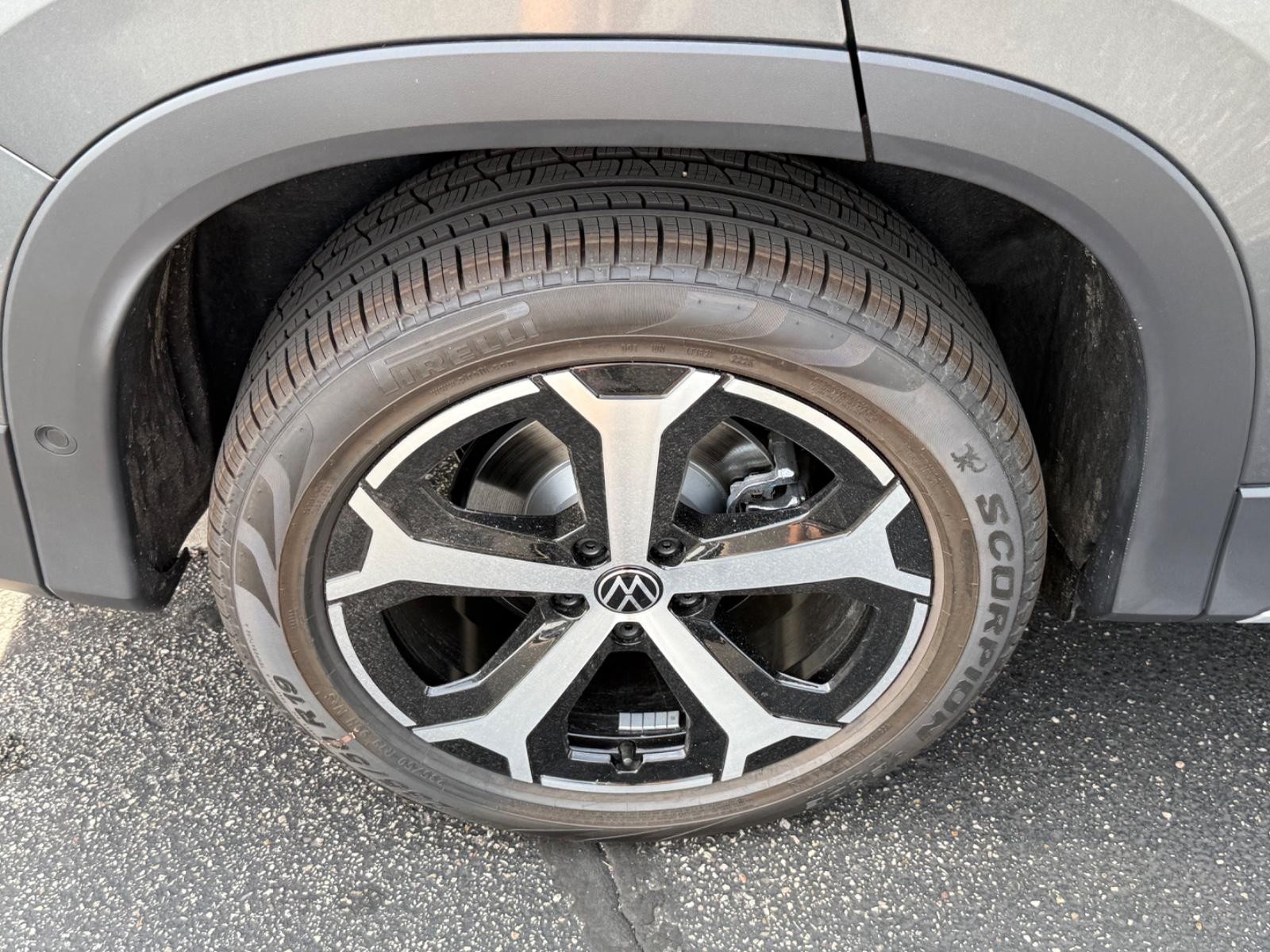 Volkswagen Tiguan Vehicle Image 04