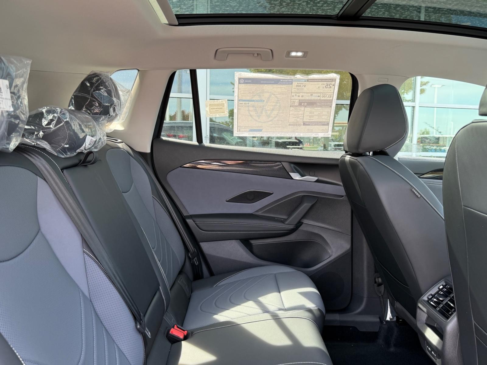 Volkswagen Tiguan Vehicle Image 05