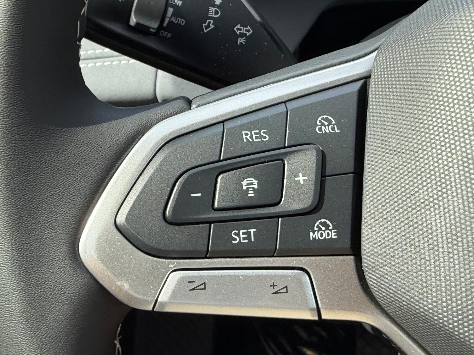 Volkswagen Tiguan Vehicle Image 10