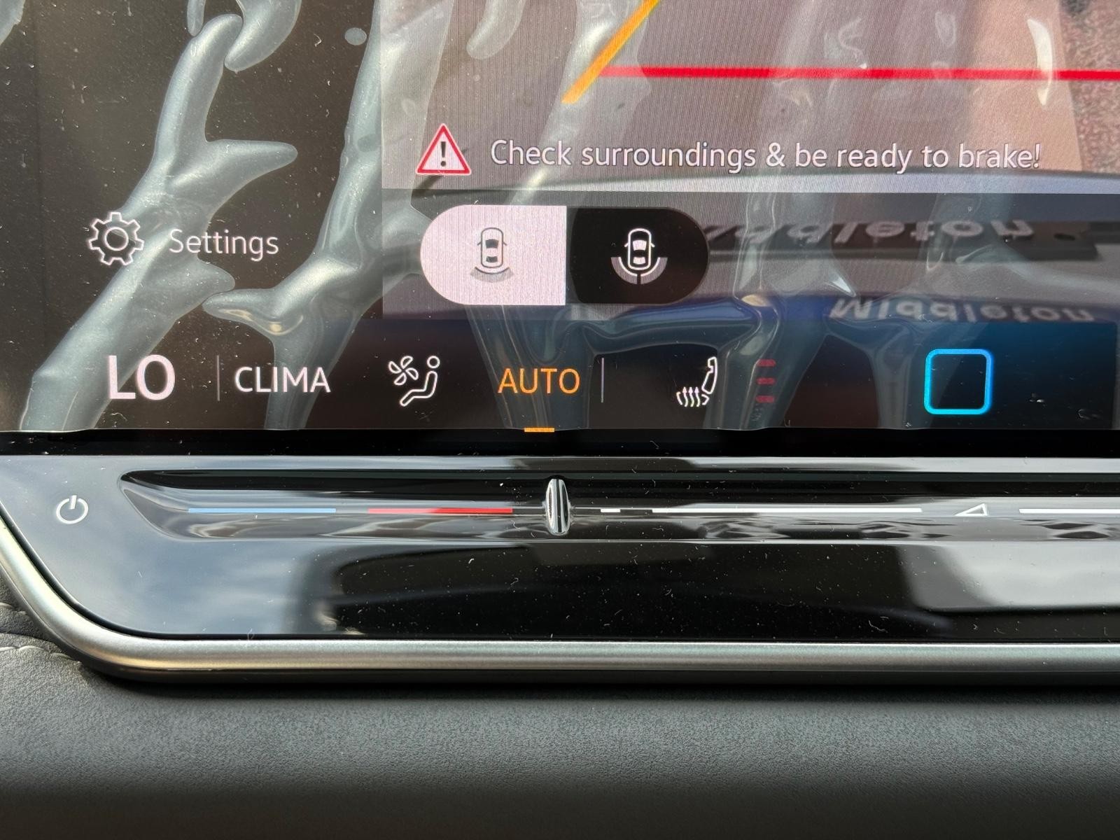 Volkswagen Tiguan Vehicle Image 14