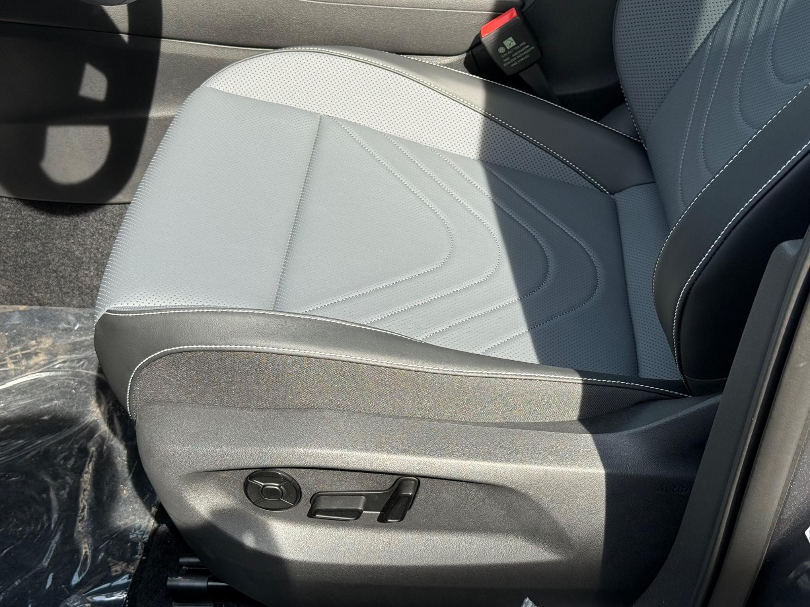 Volkswagen Tiguan Vehicle Image 16