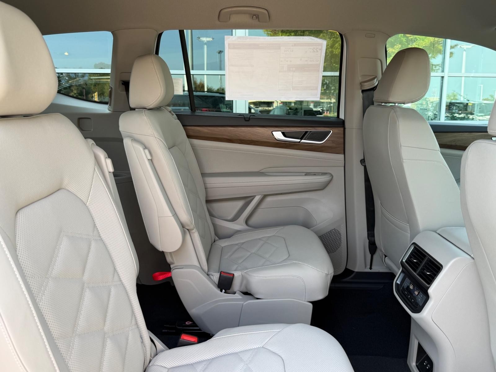 Volkswagen Atlas Vehicle Image 06