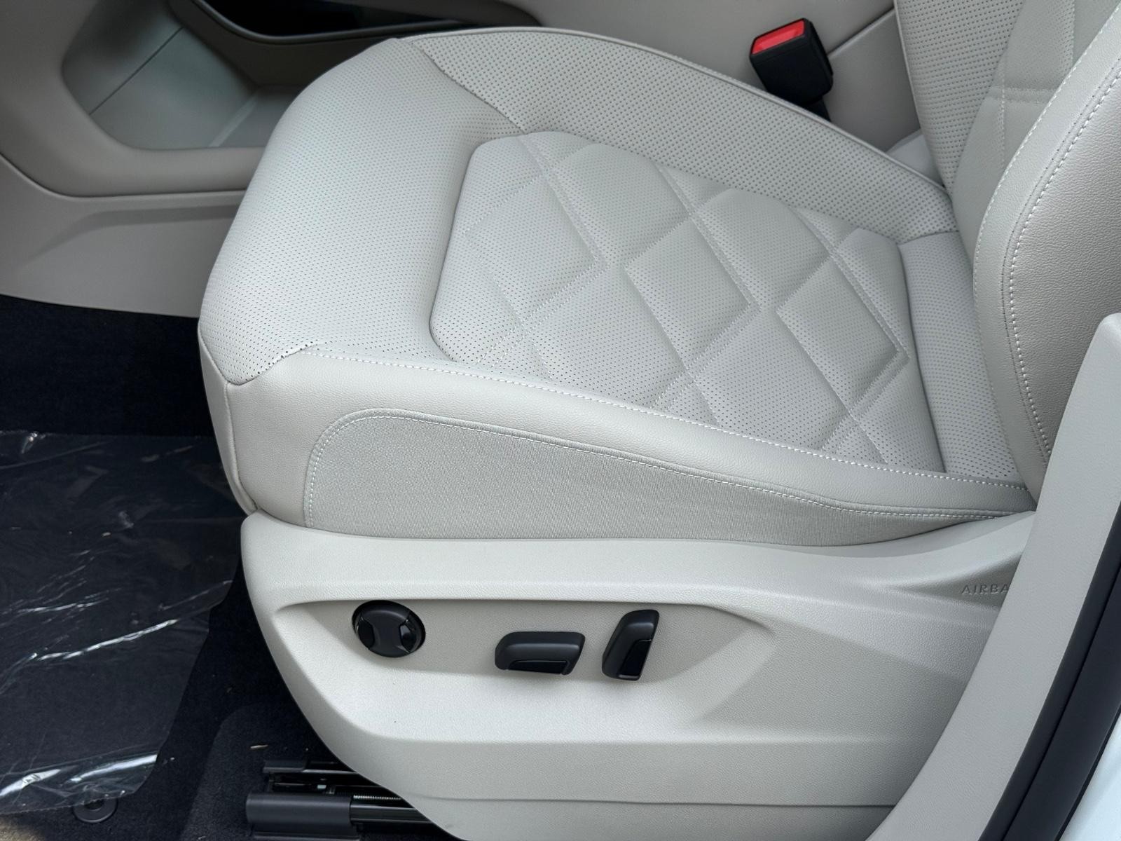 Volkswagen Atlas Vehicle Image 17