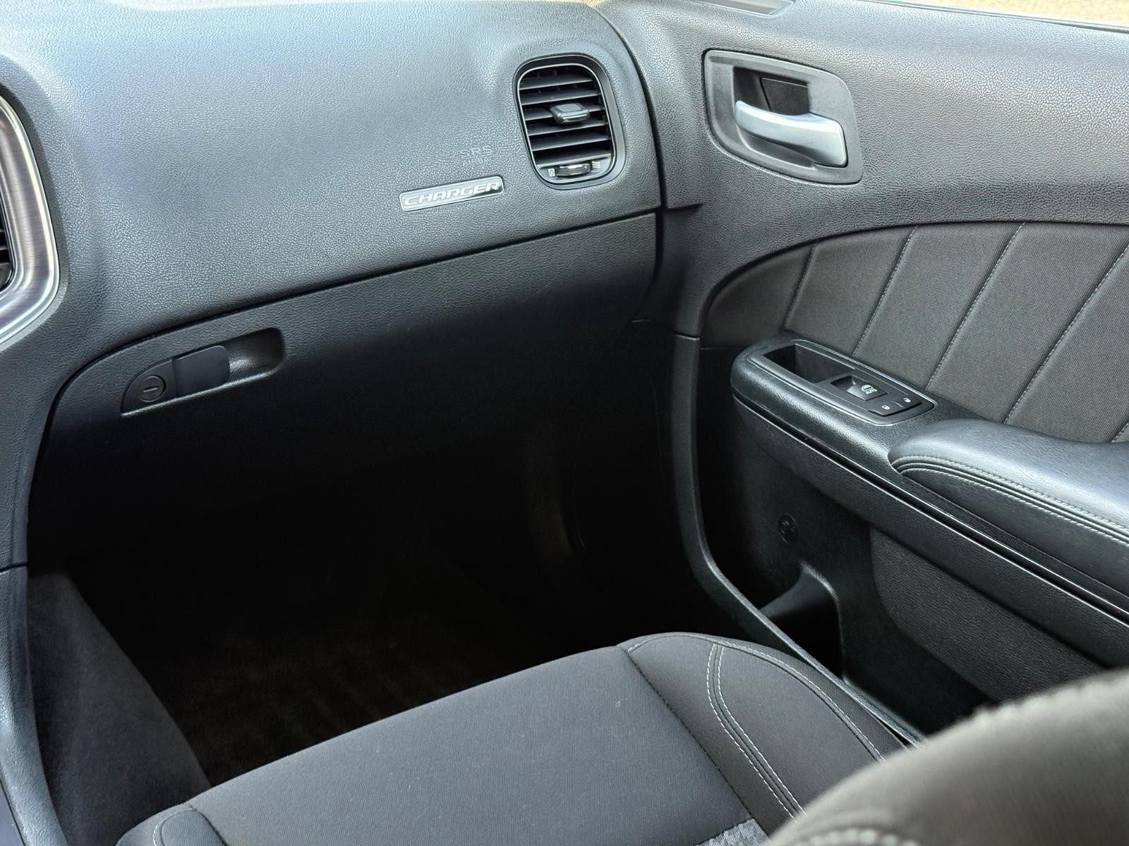 Dodge Charger Vehicle Image 14