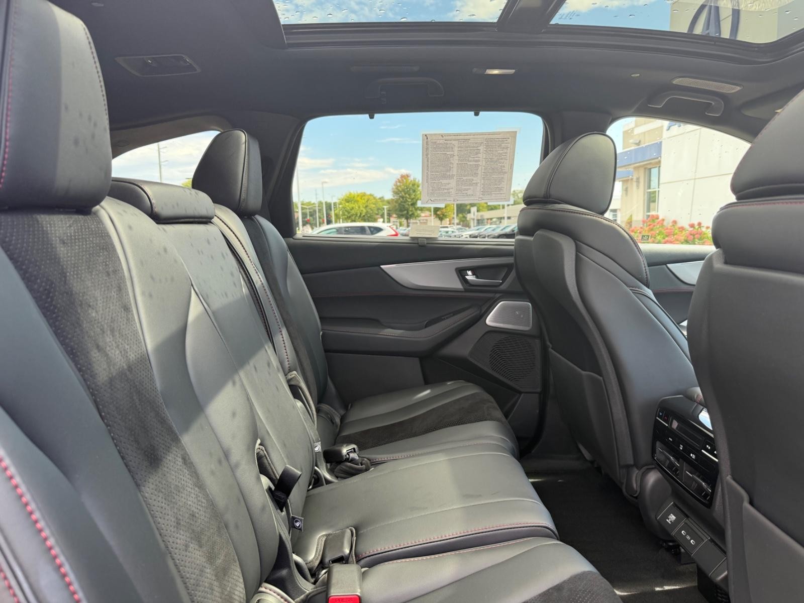 Acura MDX Vehicle Image 10