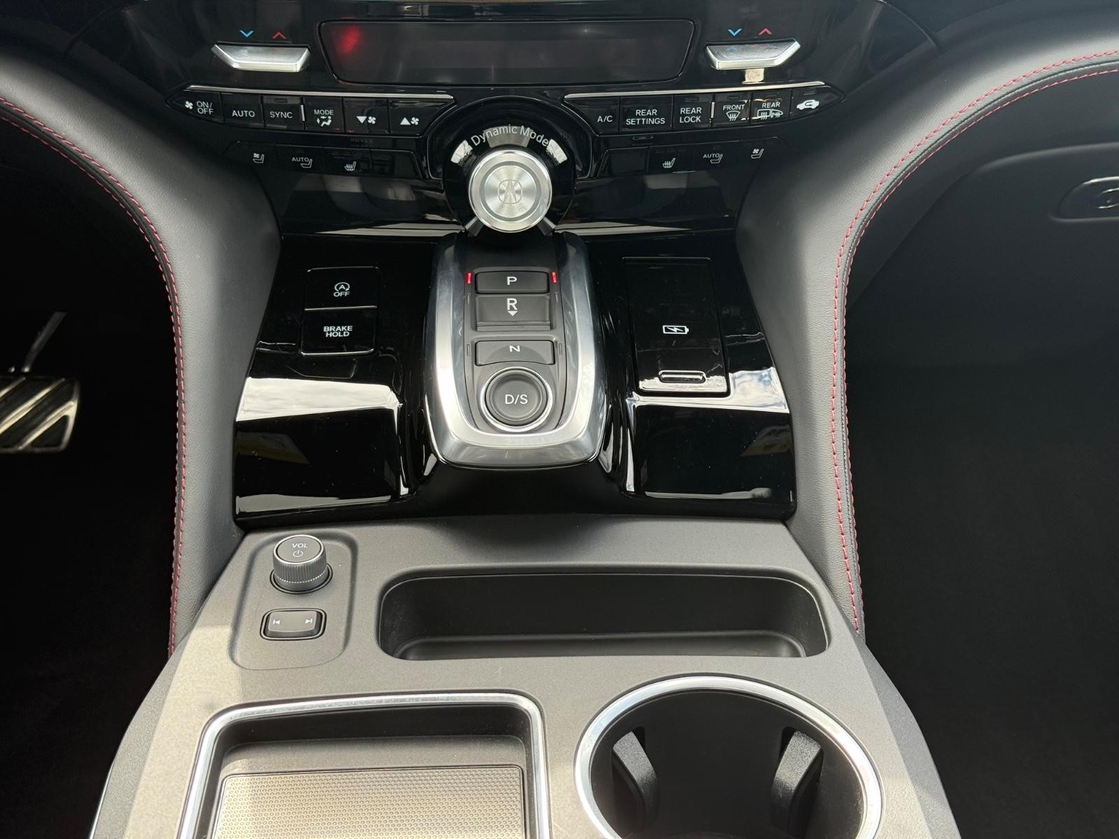 Acura MDX Vehicle Image 13