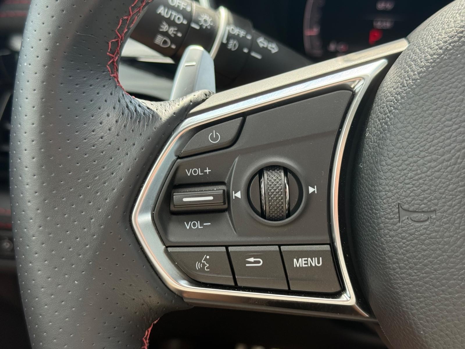 Acura MDX Vehicle Image 17
