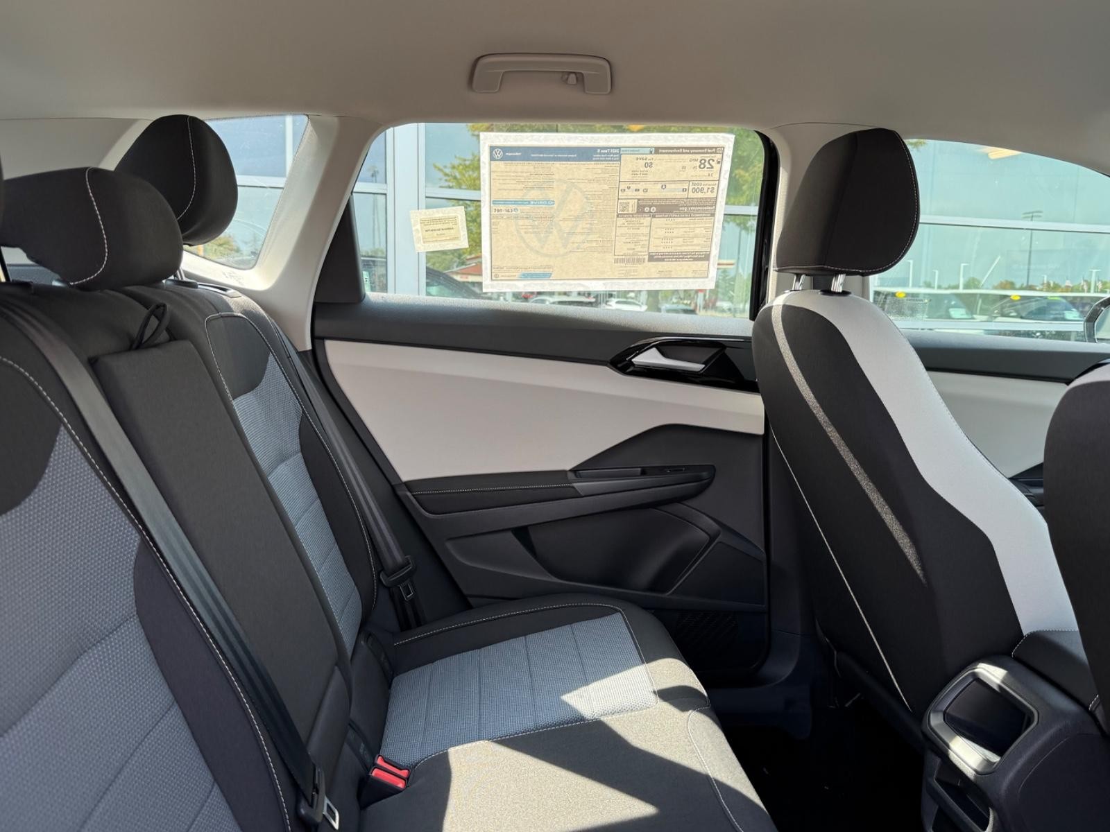 Volkswagen Taos Vehicle Image 05