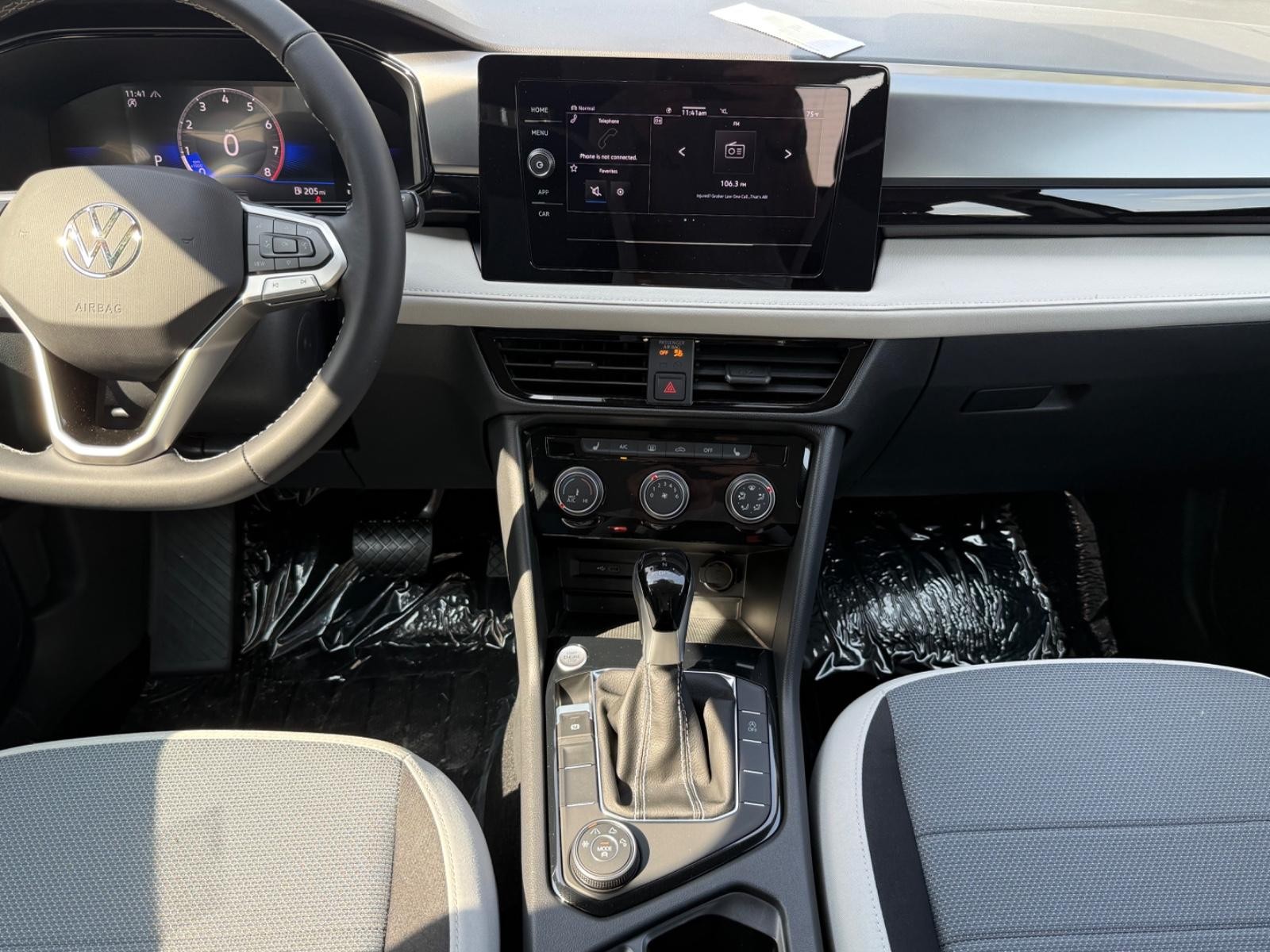 Volkswagen Taos Vehicle Image 06