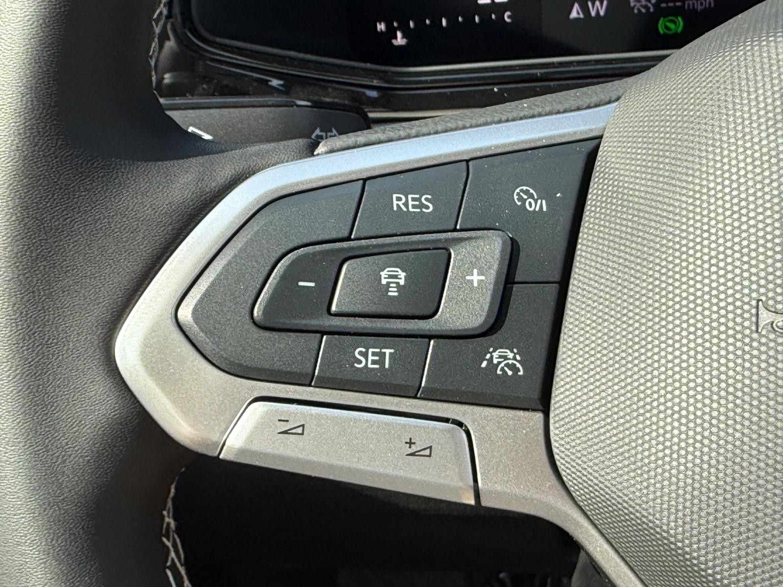 Volkswagen Taos Vehicle Image 11