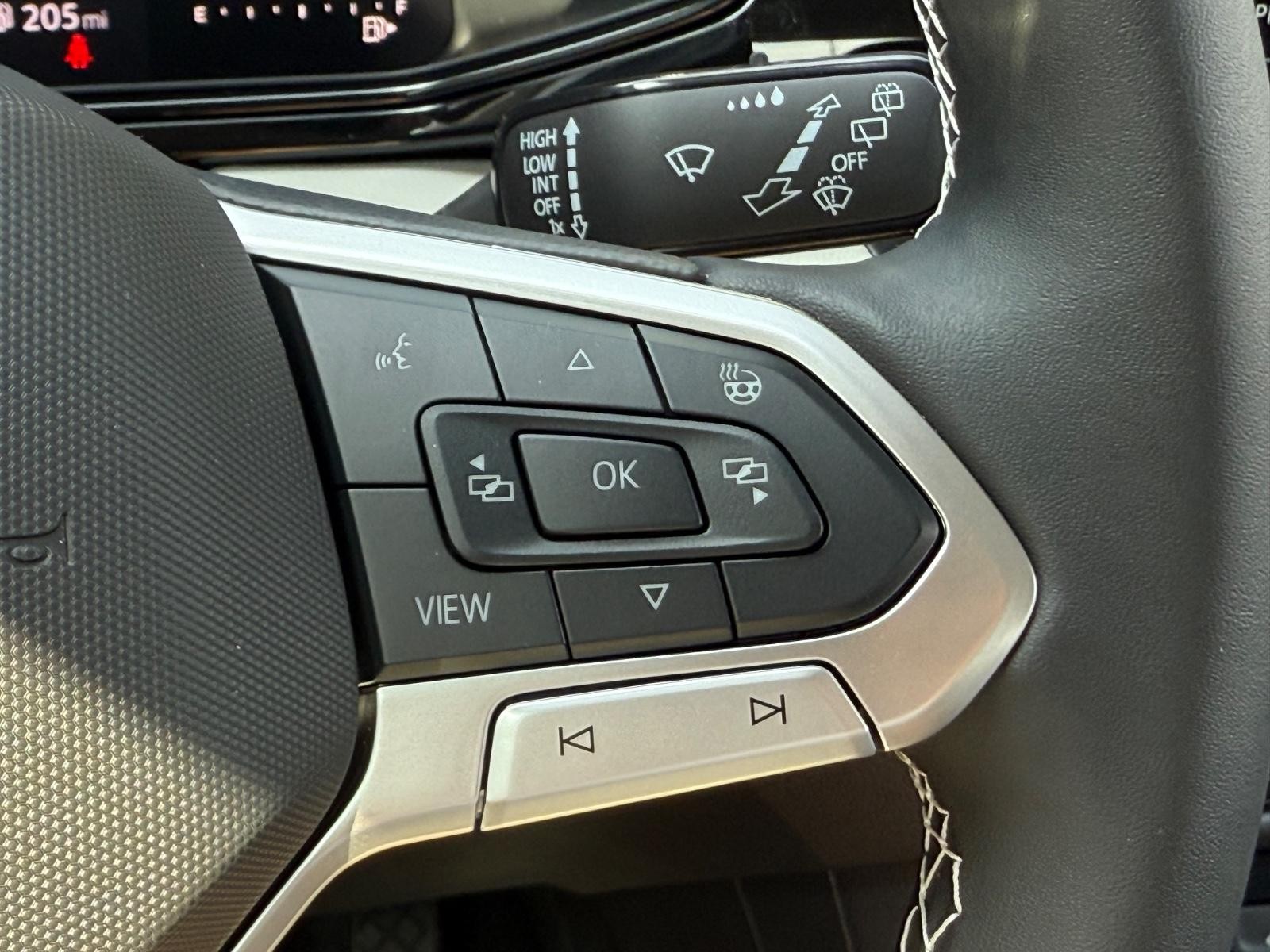 Volkswagen Taos Vehicle Image 12