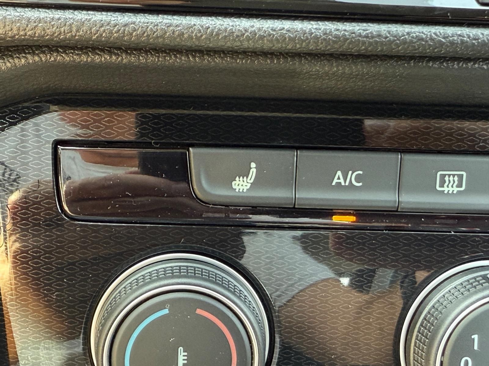 Volkswagen Taos Vehicle Image 14