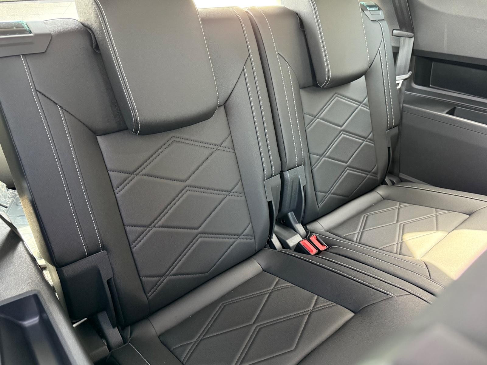 Volkswagen Atlas Vehicle Image 05