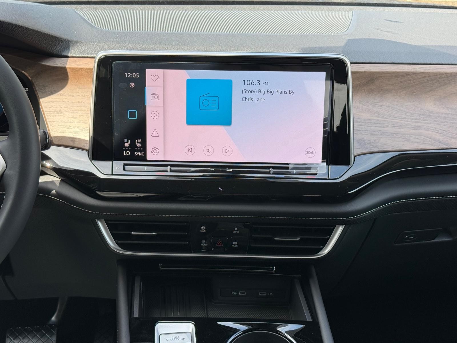 Volkswagen Atlas Vehicle Image 08