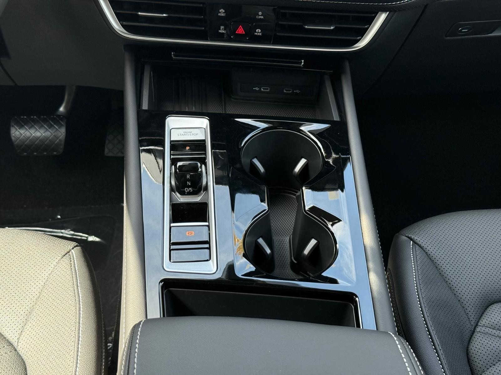 Volkswagen Atlas Vehicle Image 09