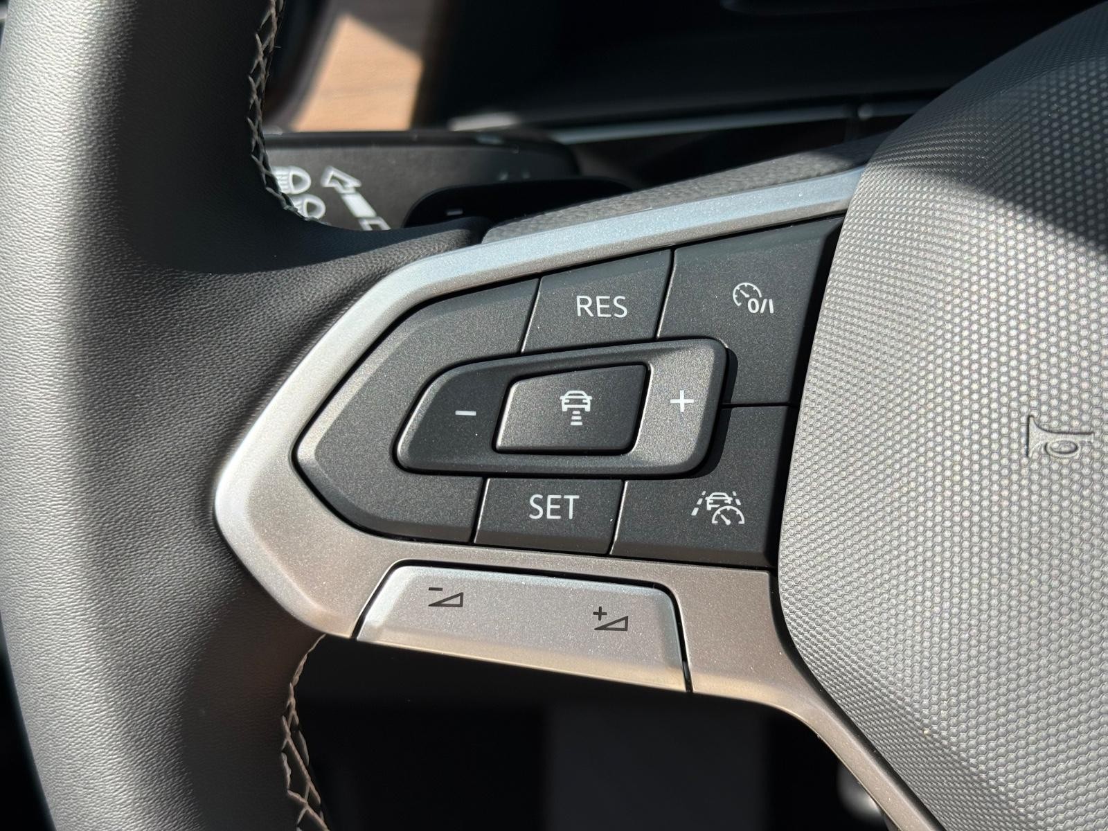 Volkswagen Atlas Vehicle Image 12