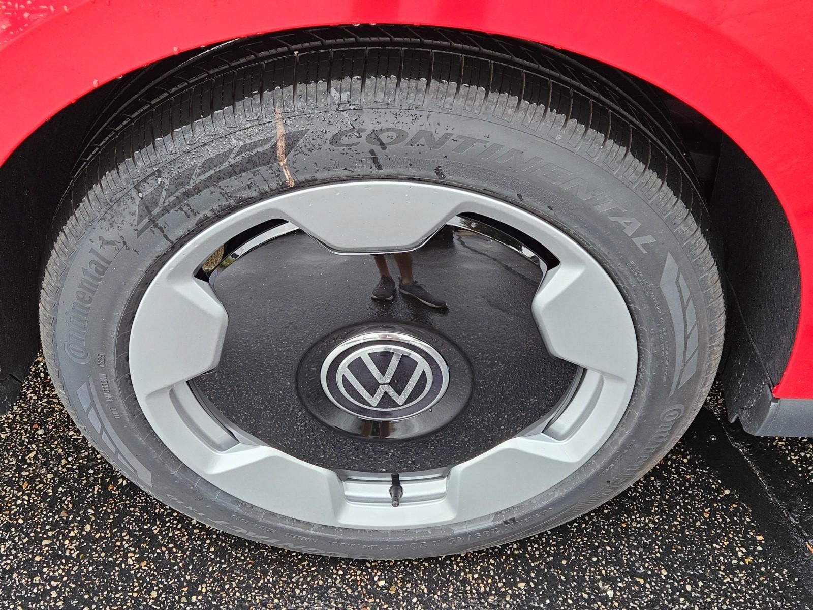 Volkswagen ID. Buzz Vehicle Image 04