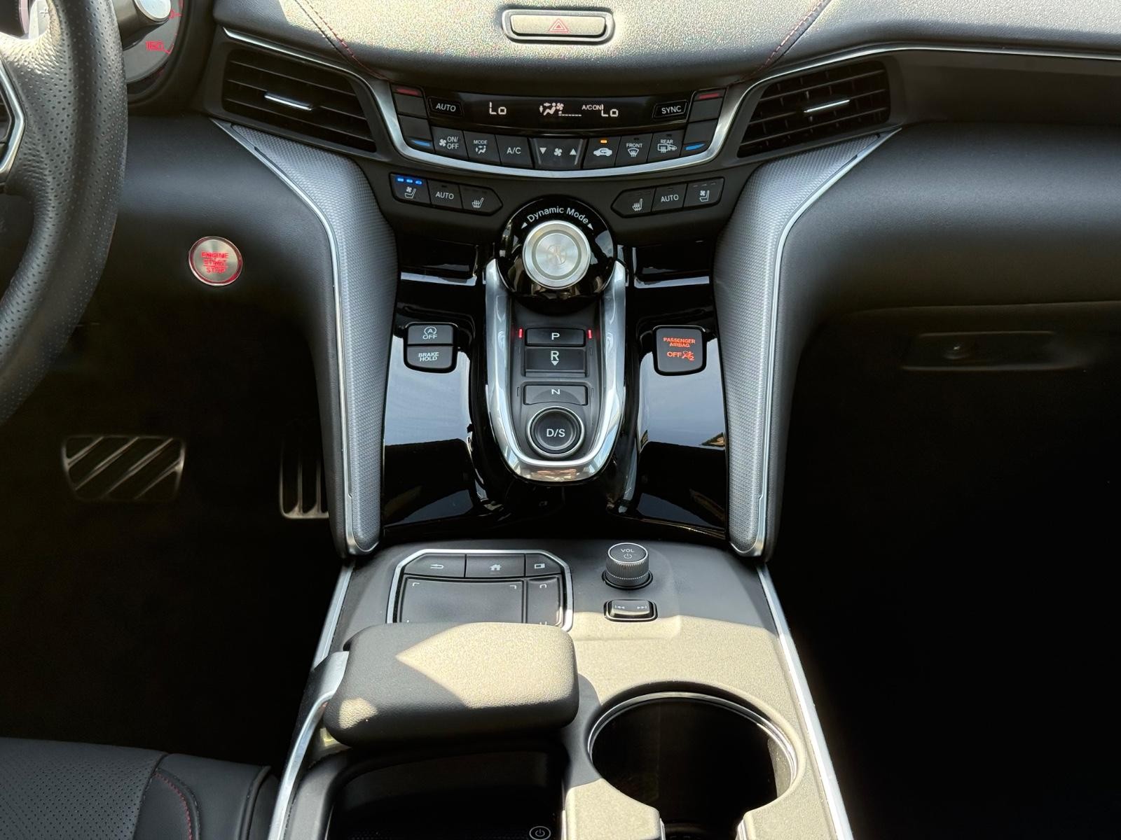 Acura TLX Vehicle Image 13