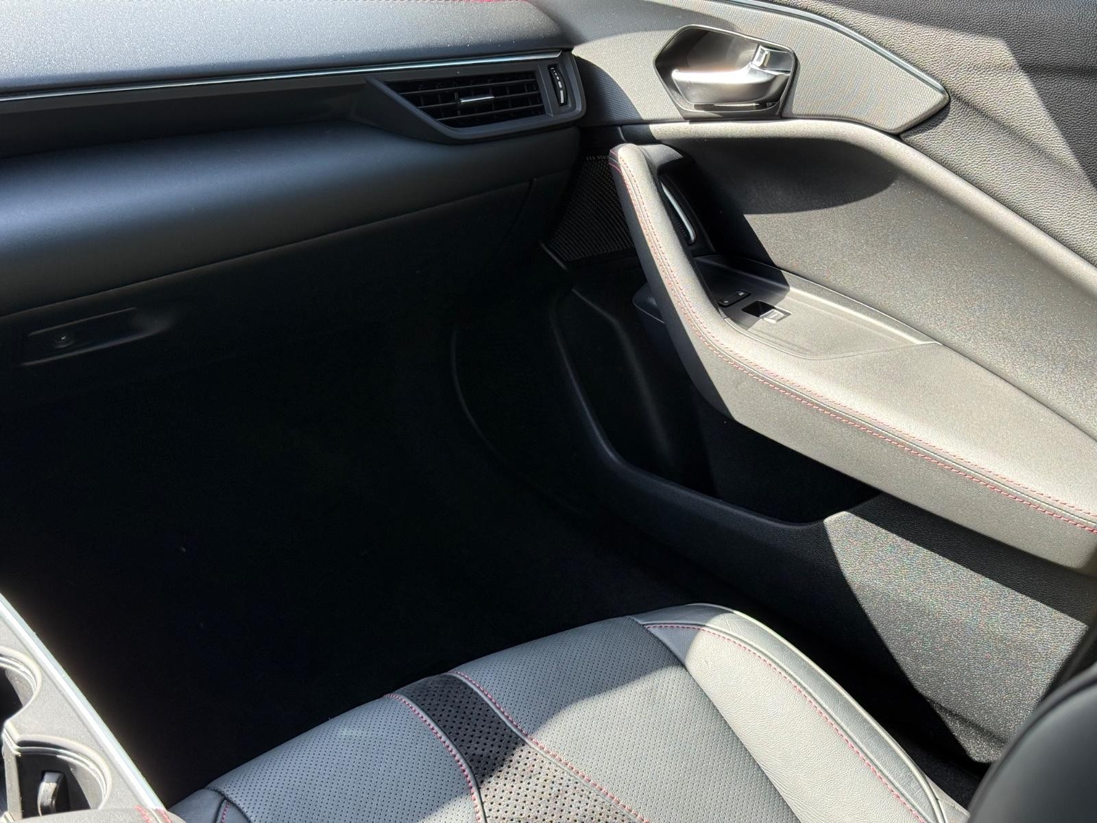 Acura TLX Vehicle Image 15